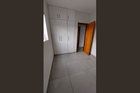 Quarto de apartamento para alugar com 3 quartos, 70m² em Granada, Uberlândia