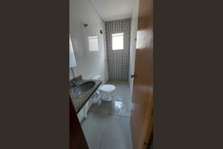 Banheiro de apartamento para alugar com 3 quartos, 70m² em Granada, Uberlândia