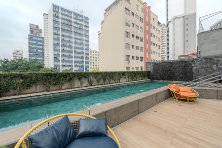 Studio para alugar com 42m², 1 quarto e sem vaga Studio para alugar com 42m², 1 quarto e sem vagaÁrea comum - Piscina