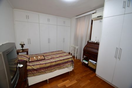 Apartamento à venda com 224m², 4 quartos e 2 vagasQuarto 4 - Suíte