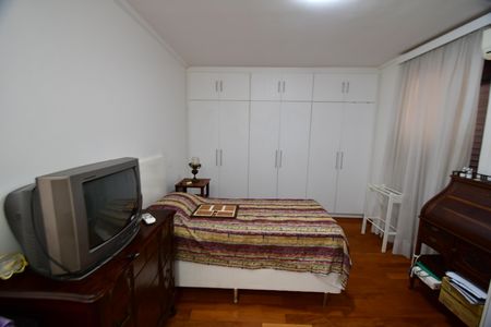 Apartamento à venda com 224m², 4 quartos e 2 vagasQuarto 4 - Suíte