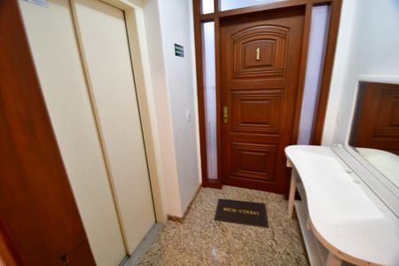 Apartamento à venda com 224m², 4 quartos e 2 vagasHall de entrada