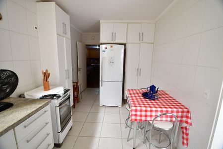 Apartamento à venda com 224m², 4 quartos e 2 vagasCozinha