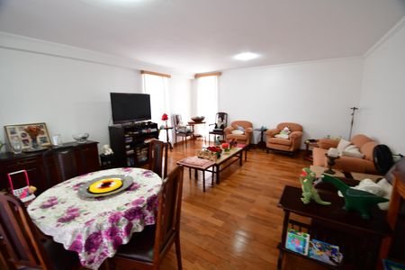 Apartamento à venda com 224m², 4 quartos e 2 vagasSala