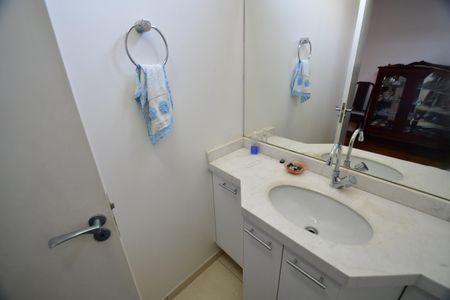 Apartamento à venda com 224m², 4 quartos e 2 vagasLavabo