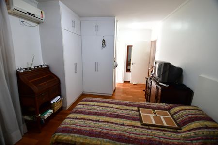 Apartamento à venda com 224m², 4 quartos e 2 vagasQuarto 4 - Suíte