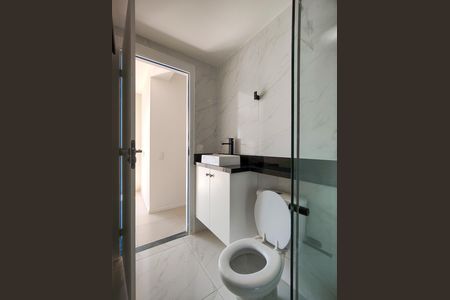 Apartamento à venda com 65m², 3 quartos e 1 vaga Apartamento à venda com 65m², 3 quartos e 1 vagaBanheiro social