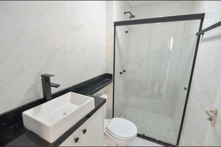 Apartamento à venda com 65m², 3 quartos e 1 vaga Apartamento à venda com 65m², 3 quartos e 1 vagaBanheiro Social