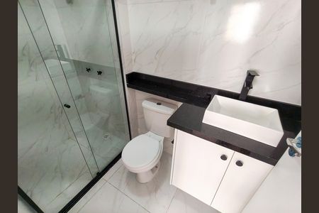 Apartamento à venda com 65m², 3 quartos e 1 vaga Apartamento à venda com 65m², 3 quartos e 1 vagaBanheiro da Suíte