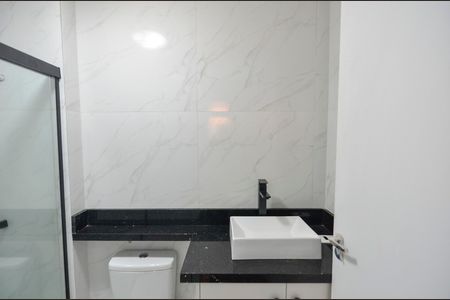 Apartamento à venda com 65m², 3 quartos e 1 vaga Apartamento à venda com 65m², 3 quartos e 1 vagaBanheiro da Suíte