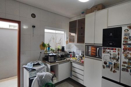 Casa para alugar com 250m², 2 quartos e 2 vagas Casa para alugar com 250m², 2 quartos e 2 vagasCozinha