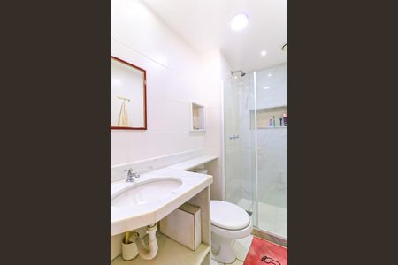 Apartamento à venda com 67m², 3 quartos e 1 vaga Apartamento à venda com 67m², 3 quartos e 1 vagaBanheiro Social