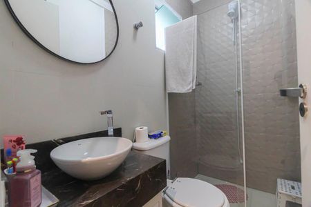 Casa à venda com 240m², 3 quartos e 2 vagasBanheiro da Suíte 3