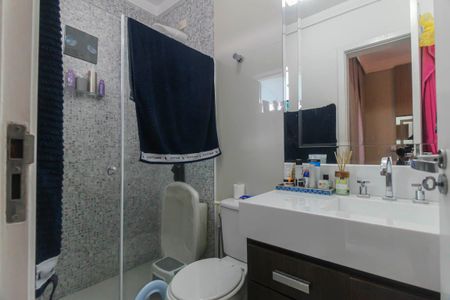 Casa à venda com 240m², 3 quartos e 2 vagasBanheiro da Suíte 1