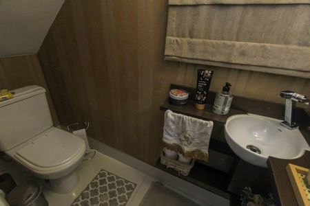 Casa à venda com 240m², 3 quartos e 2 vagasLavabo