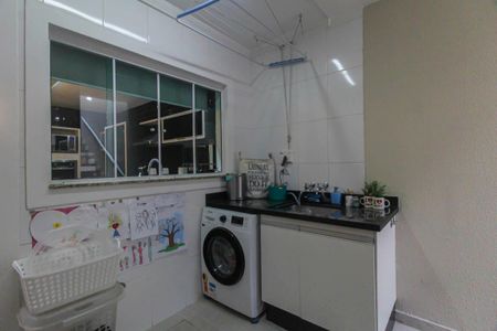 Casa à venda com 240m², 3 quartos e 2 vagasÁrea de Serviço