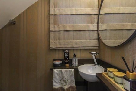 Casa à venda com 240m², 3 quartos e 2 vagasLavabo