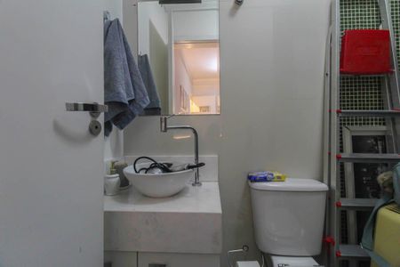 Casa à venda com 240m², 3 quartos e 2 vagasBanheiro da Suíte 2