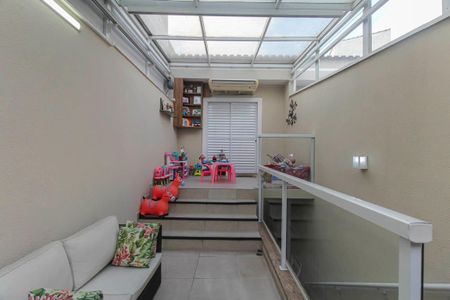 Casa à venda com 240m², 3 quartos e 2 vagasQuintal