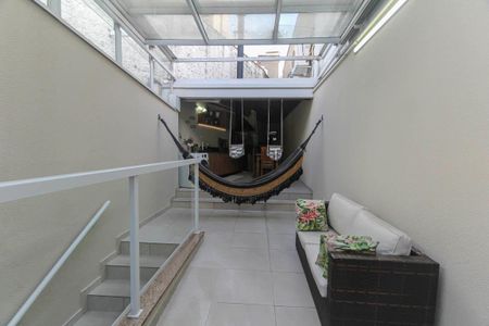 Casa à venda com 240m², 3 quartos e 2 vagasQuintal