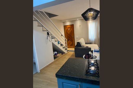 Sala de casa de condomínio para alugar com 2 quartos, 76m² em Vila Bela, São Paulo