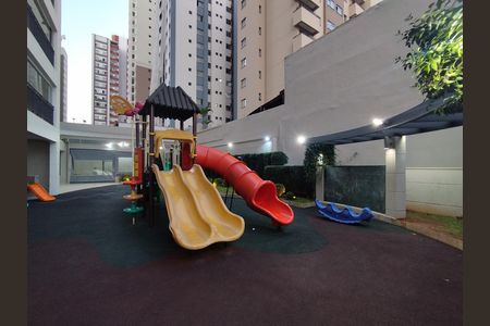 Apartamento à venda com 113m², 3 quartos e 2 vagas Apartamento à venda com 113m², 3 quartos e 2 vagasÁrea comum - Playground