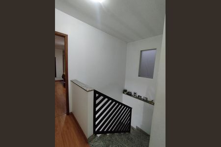 Apartamento à venda com 113m², 3 quartos e 2 vagas Apartamento à venda com 113m², 3 quartos e 2 vagasEscada