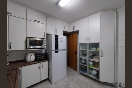 Apartamento à venda com 113m², 3 quartos e 2 vagas Apartamento à venda com 113m², 3 quartos e 2 vagasCozinha - Armários