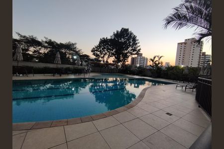 Apartamento à venda com 113m², 3 quartos e 2 vagas Apartamento à venda com 113m², 3 quartos e 2 vagasÁrea comum - Piscina