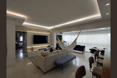 Sala  de apartamento à venda com 3 quartos, 113m² em Vila Gumercindo, São Paulo