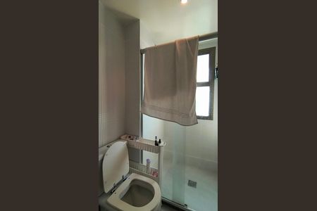 Apartamento à venda com 160m², 4 quartos e 2 vagasBanheiro da Suíte 2 e 3