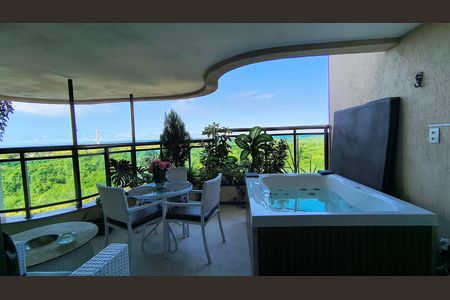 Apartamento à venda com 160m², 4 quartos e 2 vagasVaranda