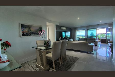 Apartamento à venda com 160m², 4 quartos e 2 vagasSala