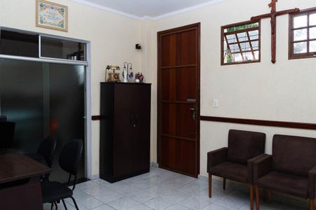 Casa à venda com 4 quartos, 303m² em Vila Carrão, São Paulo