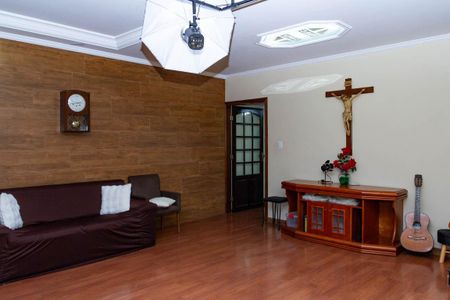 Casa à venda com 4 quartos, 303m² em Vila Carrão, São Paulo