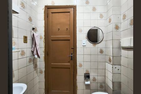 Apartamento à venda com 40m², 2 quartos e sem vaga Apartamento à venda com 40m², 2 quartos e sem vagaBanheiro Corredor