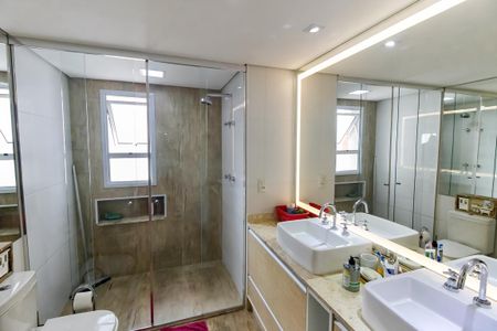 Apartamento para alugar com 240m², 3 quartos e 4 vagas Apartamento para alugar com 240m², 3 quartos e 4 vagasBanheiro da Suíte 2