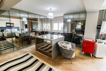 Apartamento para alugar com 240m², 3 quartos e 4 vagas Apartamento para alugar com 240m², 3 quartos e 4 vagasCloset da suíte 2