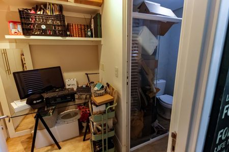 Apartamento para alugar com 240m², 3 quartos e 4 vagas Apartamento para alugar com 240m², 3 quartos e 4 vagasEscritório