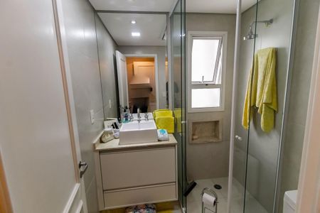 Apartamento para alugar com 240m², 3 quartos e 4 vagas Apartamento para alugar com 240m², 3 quartos e 4 vagasBanheiro da Suíte 1