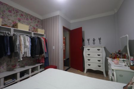 Casa à venda com 177m², 3 quartos e 2 vagasQuarto 2