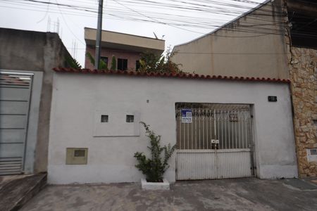 Casa à venda com 177m², 3 quartos e 2 vagasFachada