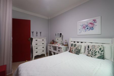 Casa à venda com 177m², 3 quartos e 2 vagasQuarto 2