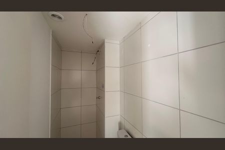 Studio à venda com 34m², 1 quarto e sem vaga Studio à venda com 34m², 1 quarto e sem vagaBanheiro social
