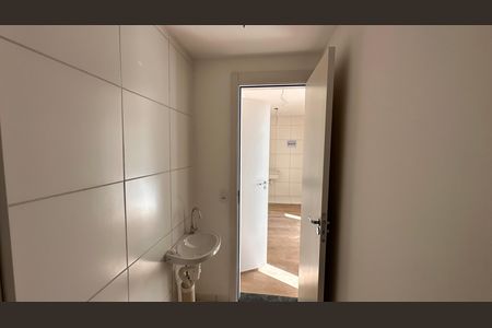 Banheiro social de kitnet/studio à venda com 1 quarto, 34m² em Jardim São Luís, São Paulo