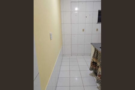 Cozinha de apartamento para alugar com 2 quartos, 43m² em Jardim das Margaridas, Salvador