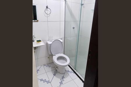 Banheiro de apartamento para alugar com 2 quartos, 43m² em Jardim das Margaridas, Salvador