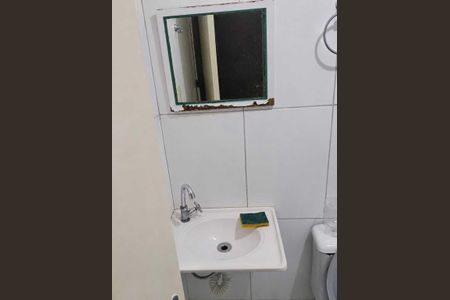 Banheiro de apartamento para alugar com 2 quartos, 43m² em Jardim das Margaridas, Salvador