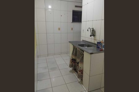 Cozinha de apartamento para alugar com 2 quartos, 43m² em Jardim das Margaridas, Salvador