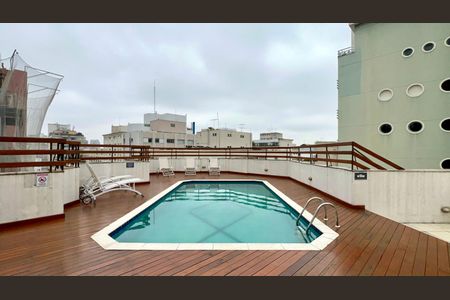 Studio para alugar com 30m², 1 quarto e 1 vaga Studio para alugar com 30m², 1 quarto e 1 vagaPiscina